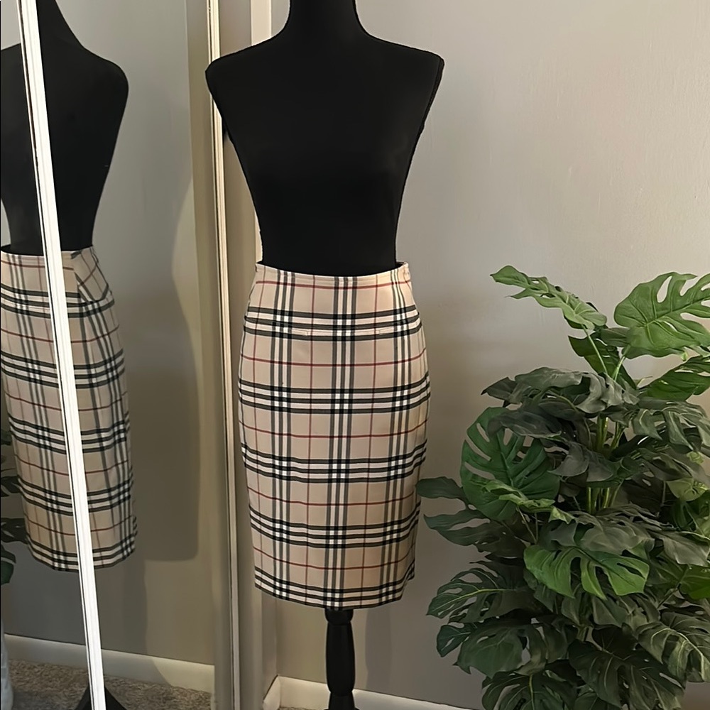 Burberry Pencil Skirt - Beige and Black